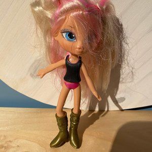 Mini Bratz girlz Rainbow High Fashion Doll with blonde and pink dye hair (RARE)
